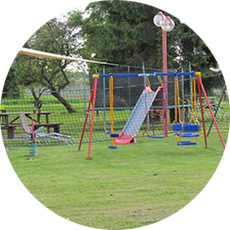 Großer Garten mit <br>eigenem Swimming Pool